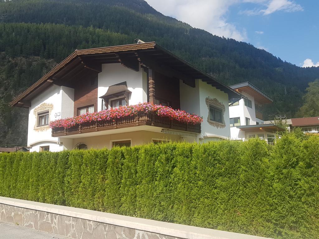 Ferienwohnungen Plattner Längenfeld Exterior foto